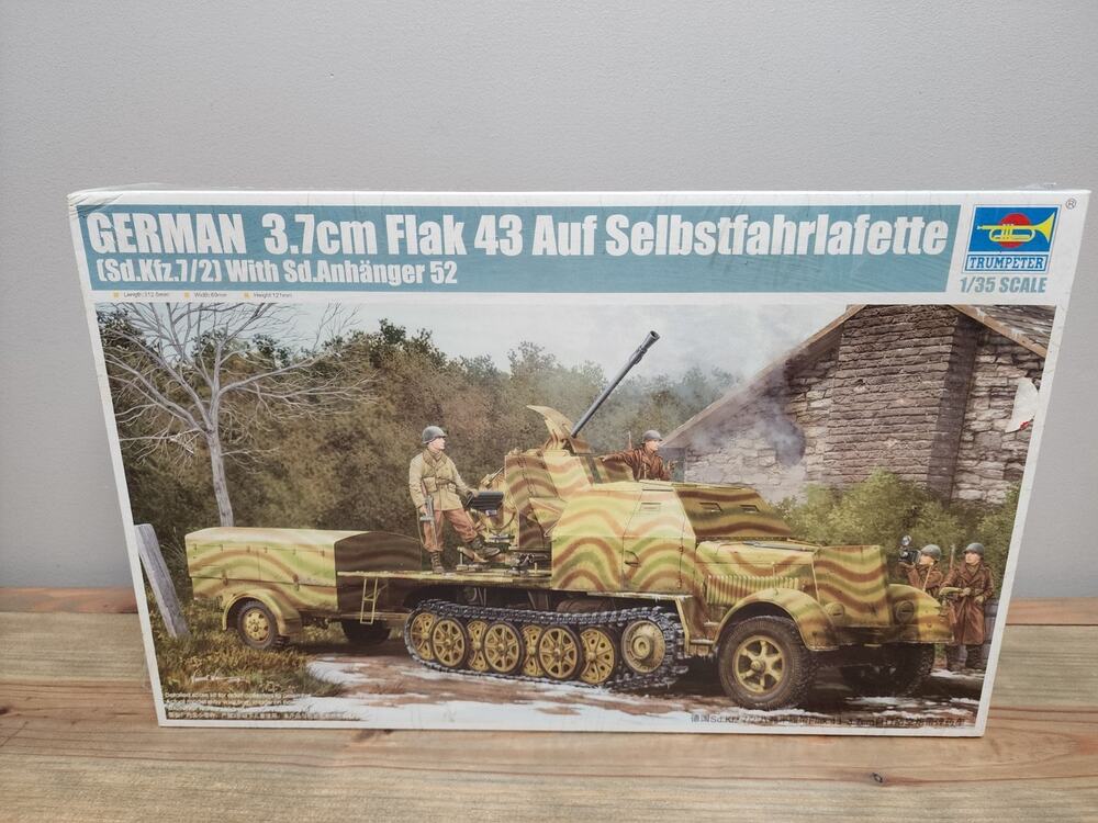 Trumpeter 1/35 01527 German 3.7cm Flak 43 Sd.Kfz.7/2